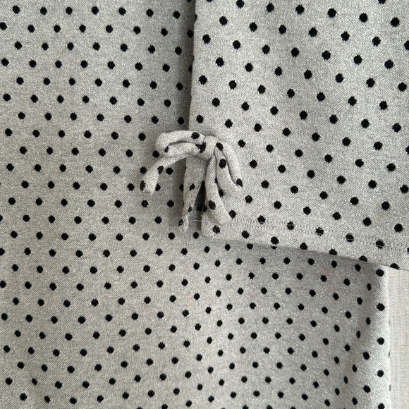🩶 Talbots Woman top with silver metallic background & black polka dots. Size 2X. - Picture 6 of 10